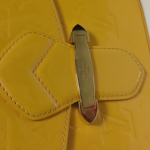 💕Rare LOUIS VUITTON Monogram Vernis Bellflower PM yellow leather Cross body BAG - Picture 12 of 16
